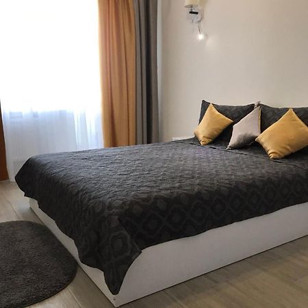Light Apartments 체르니히우 외부 사진