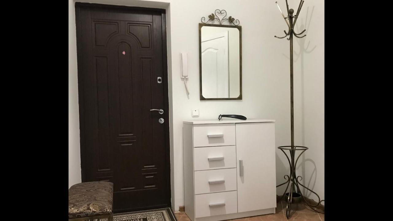 Light Apartments 체르니히우 외부 사진