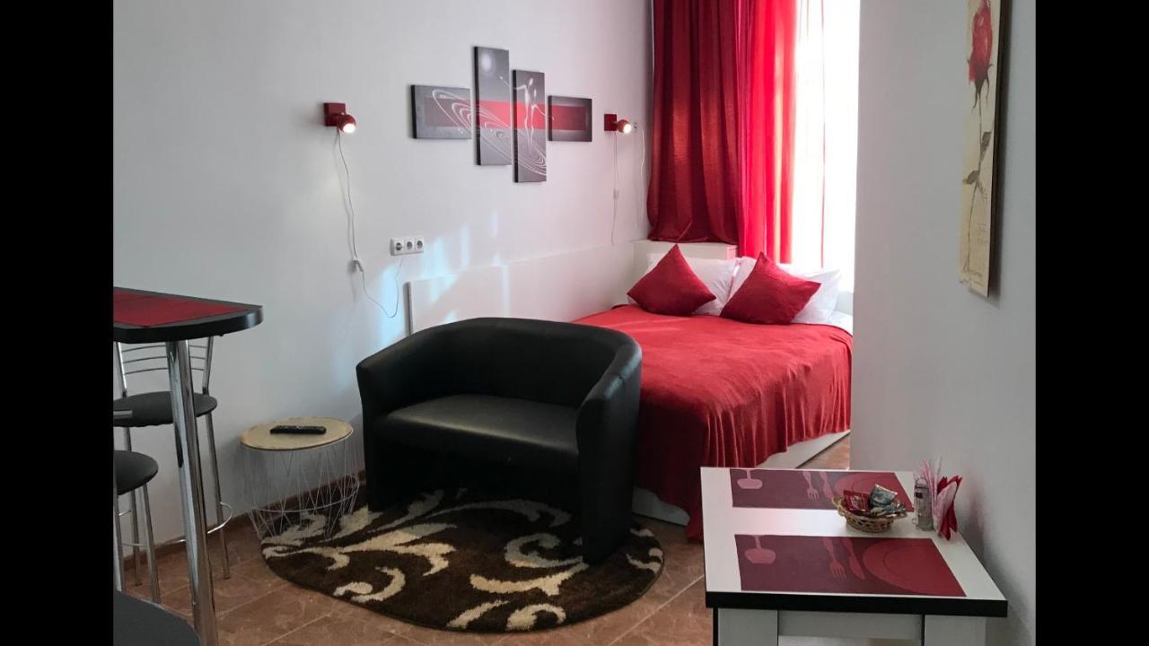 Light Apartments 체르니히우 외부 사진